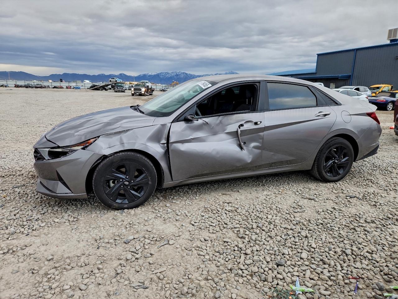 2023 HYUNDAI ELANTRA