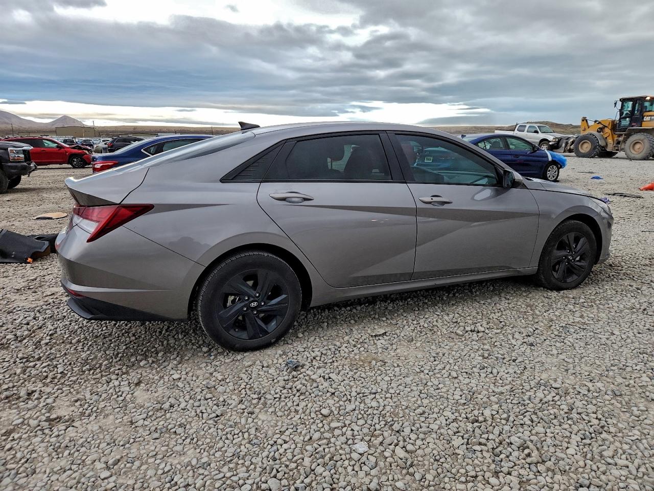2023 HYUNDAI ELANTRA BLUE photo 3