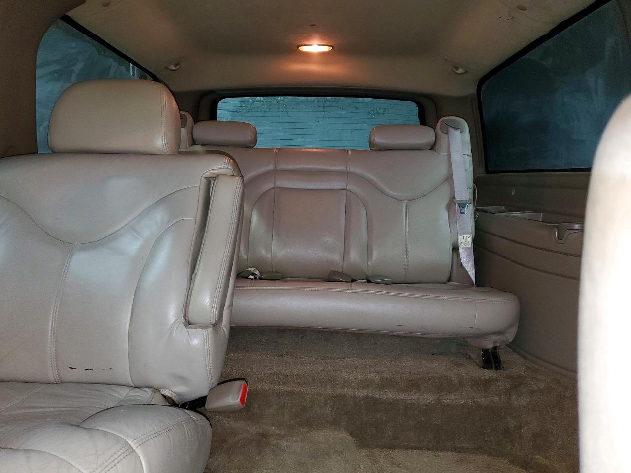 2002 GMC YUKON XL C1500 photo 10