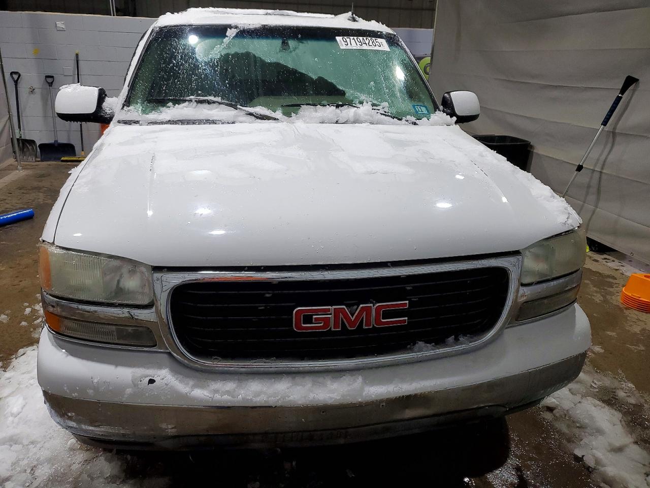 2002 GMC YUKON XL C1500 photo 5