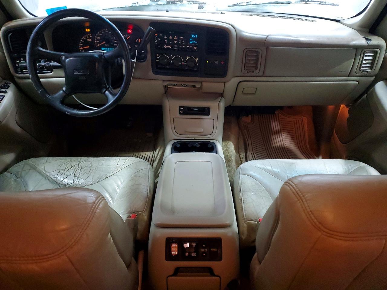 2002 GMC YUKON XL C1500 photo 8