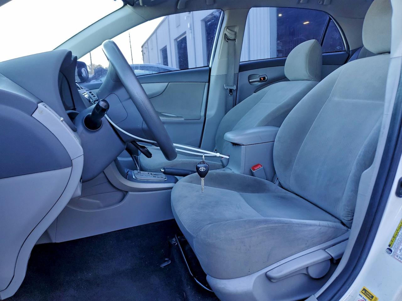 2010 TOYOTA COROLLA BASE photo 7