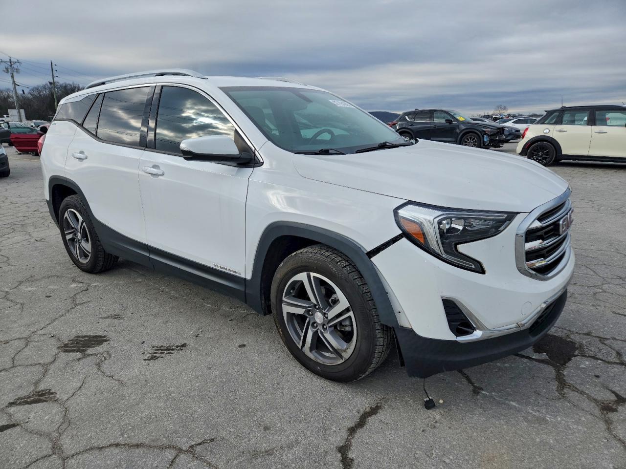 2019 GMC TERRAIN SLT photo 4