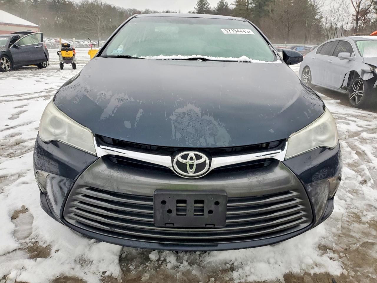 2017 TOYOTA CAMRY LE photo 5