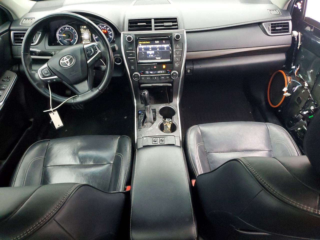 2017 TOYOTA CAMRY LE photo 8