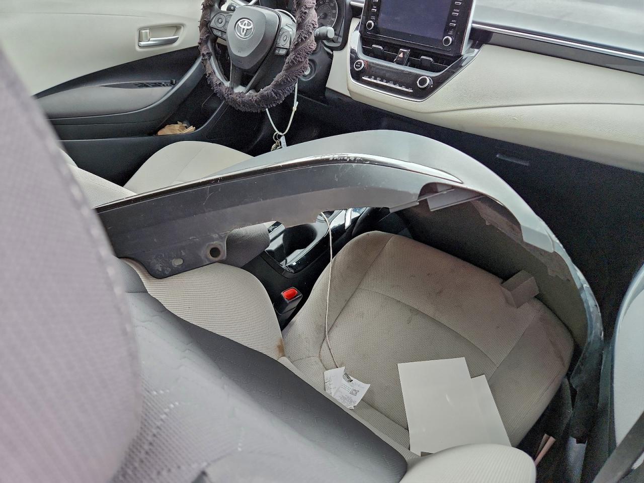 2020 TOYOTA COROLLA LE photo 12