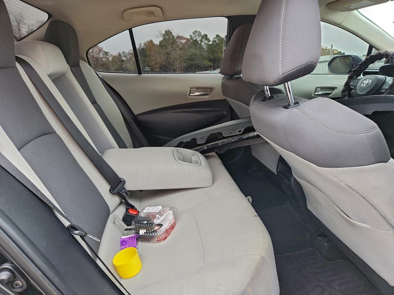 2020 TOYOTA COROLLA LE photo 10
