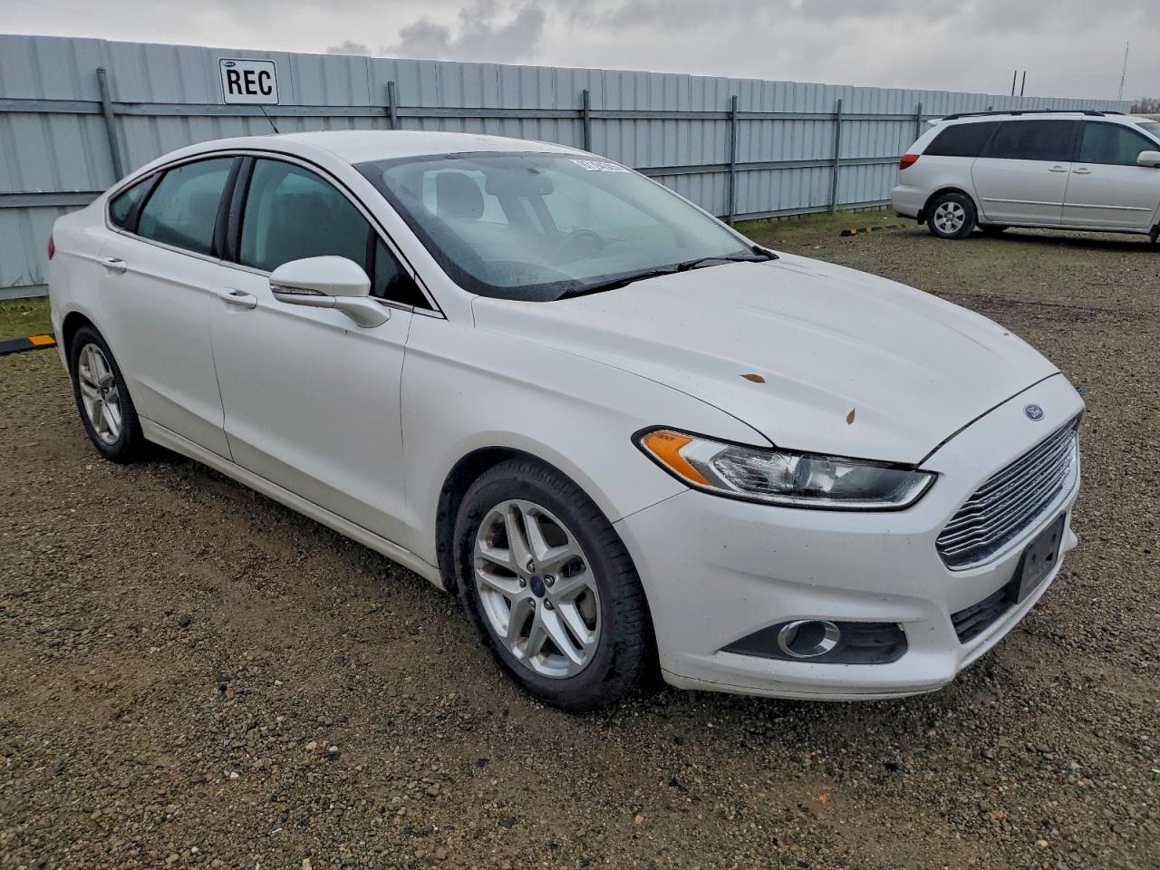 2015 FORD FUSION SE photo 4