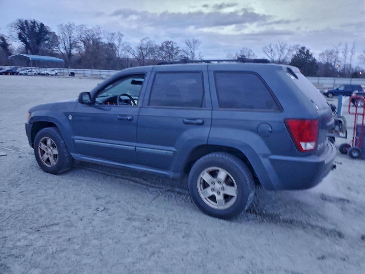 2007 JEEP GRAND CHEROKEE LAREDO photo 2
