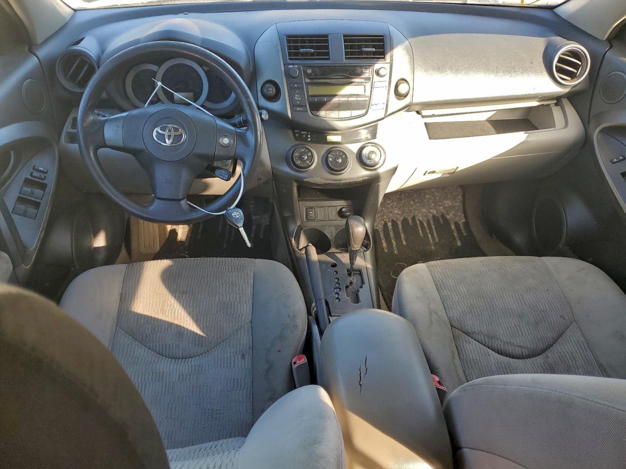 2010 TOYOTA RAV4 photo 8