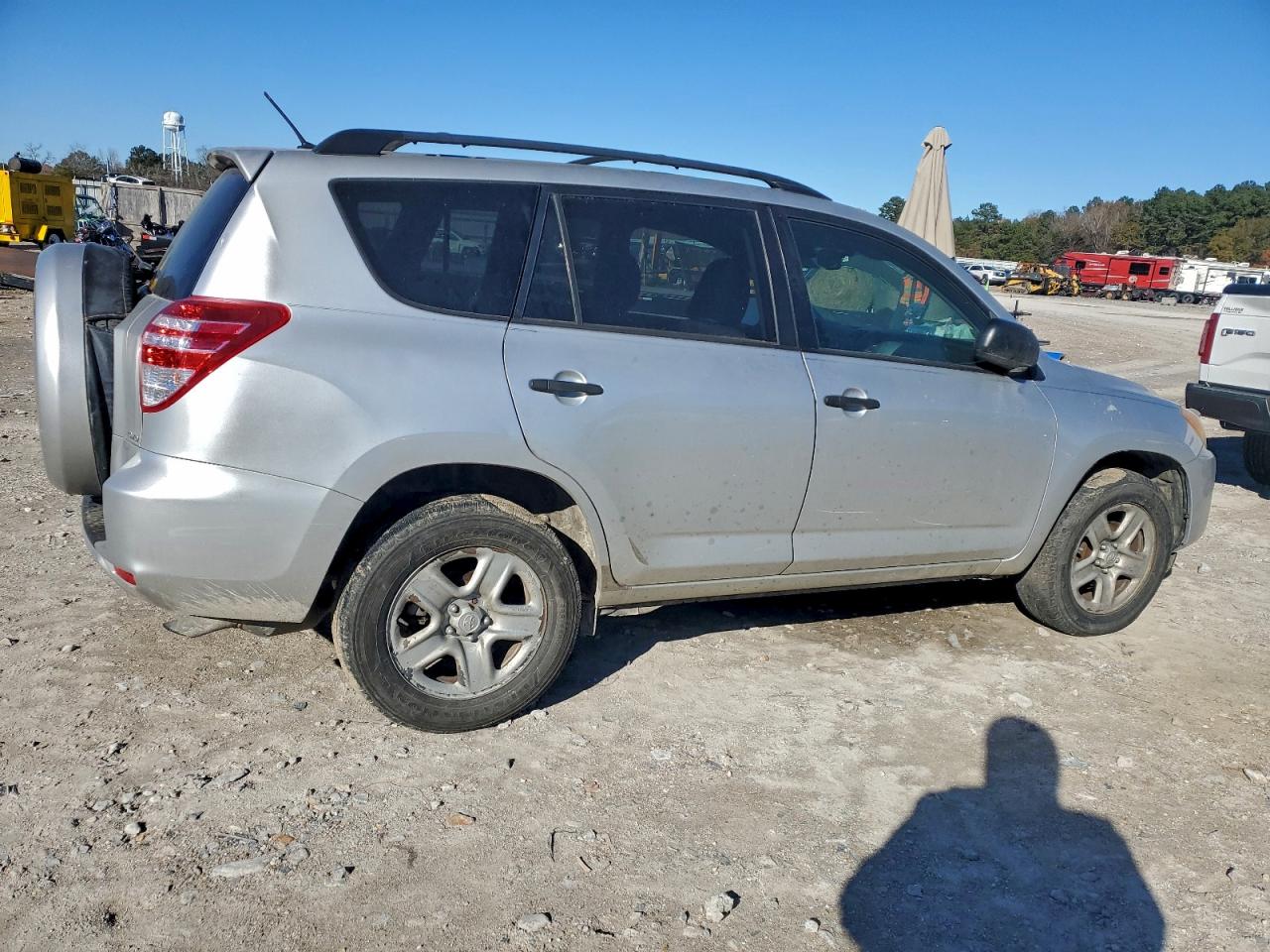 2010 TOYOTA RAV4 photo 3