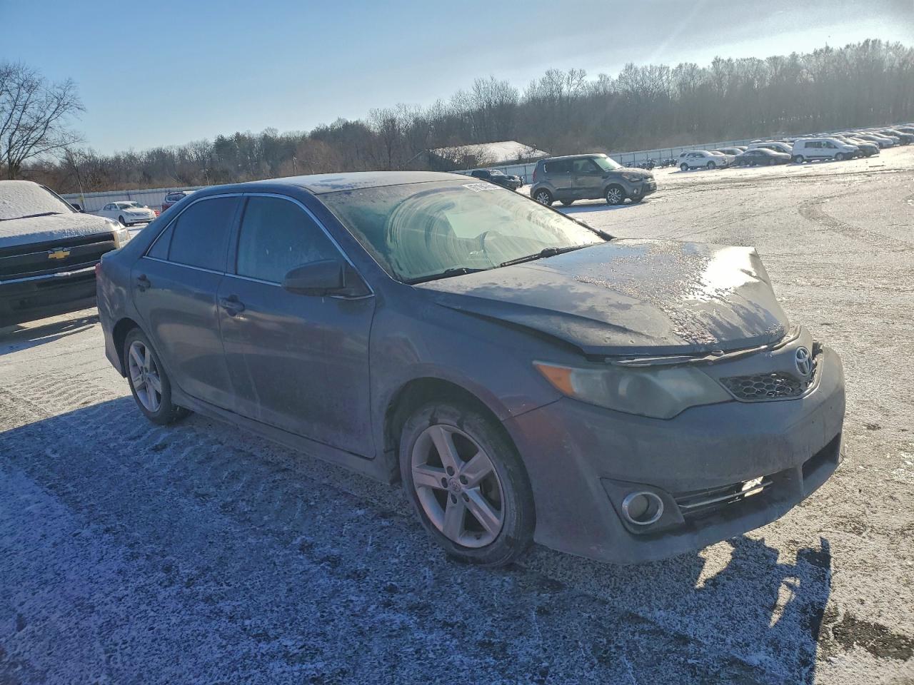 2014 TOYOTA CAMRY L photo 4