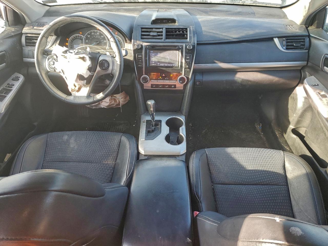2014 TOYOTA CAMRY L photo 8