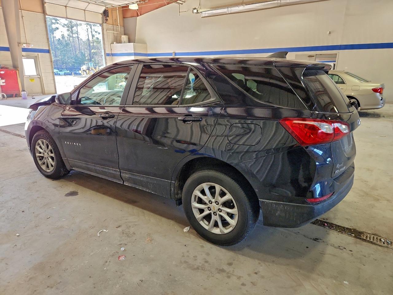2020 CHEVROLET EQUINOX LS photo 2