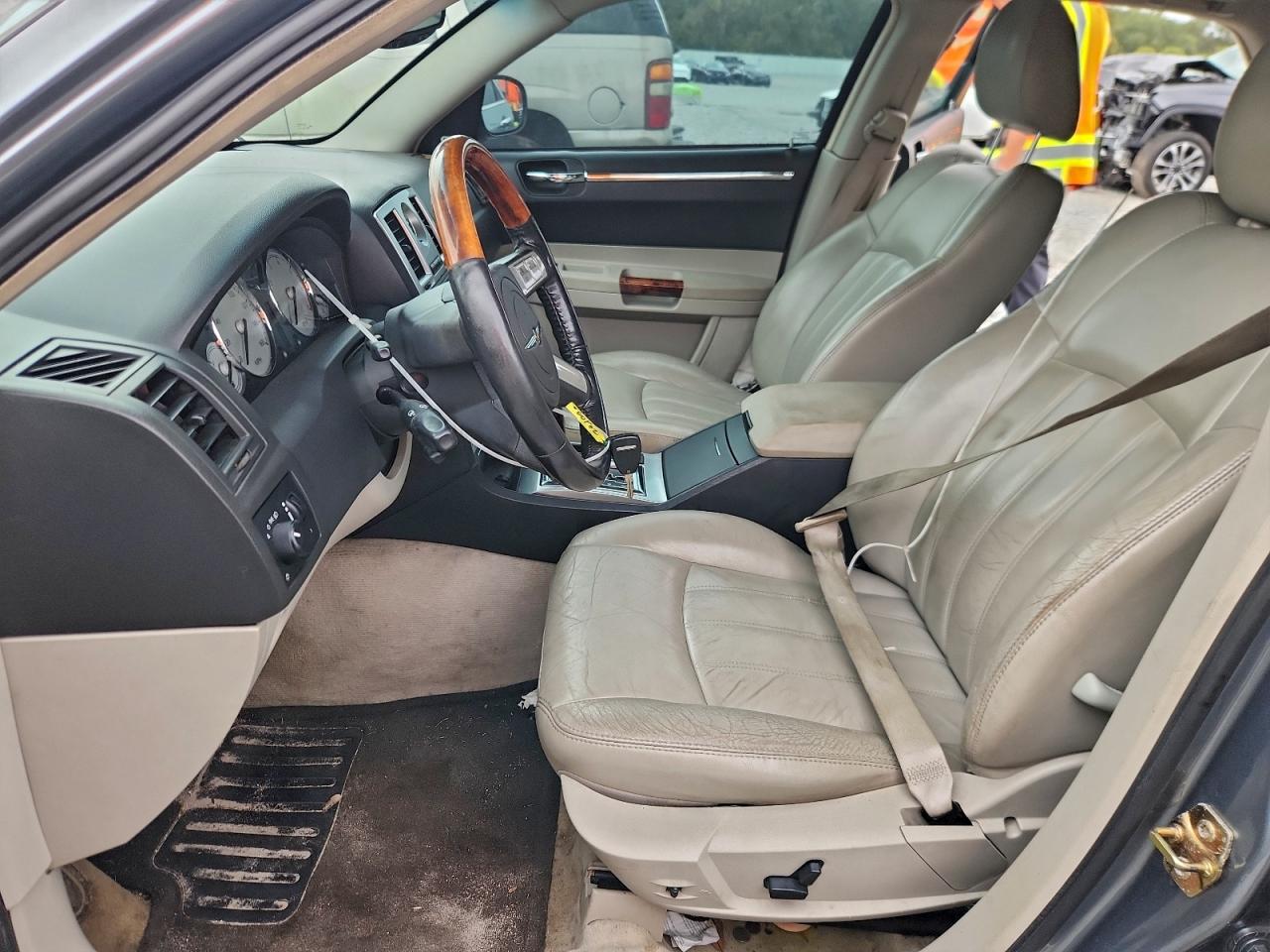 2006 CHRYSLER 300C photo 19