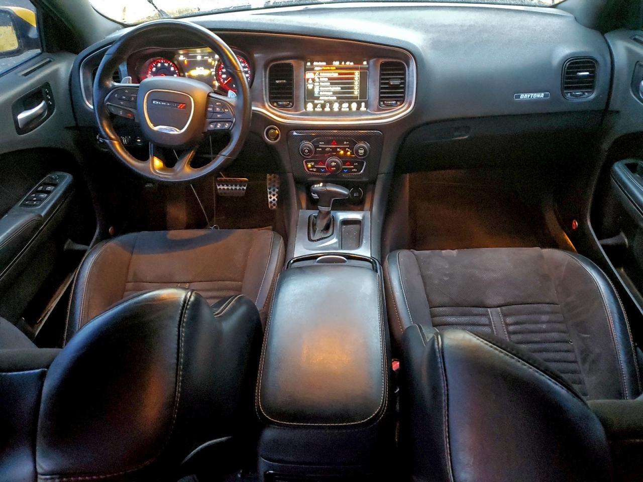 2017 DODGE CHARGER R/T 392 photo 8