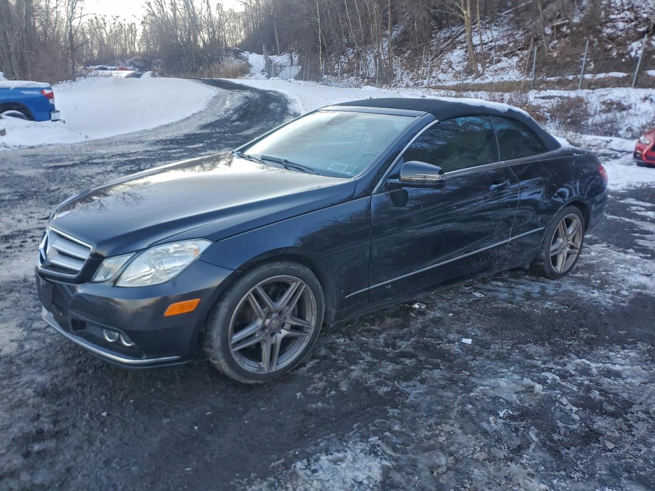 2011 MERCEDES-BENZ E 350 — REAR END damage — photo 1