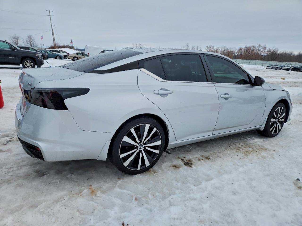 2019 NISSAN ALTIMA SR photo 3
