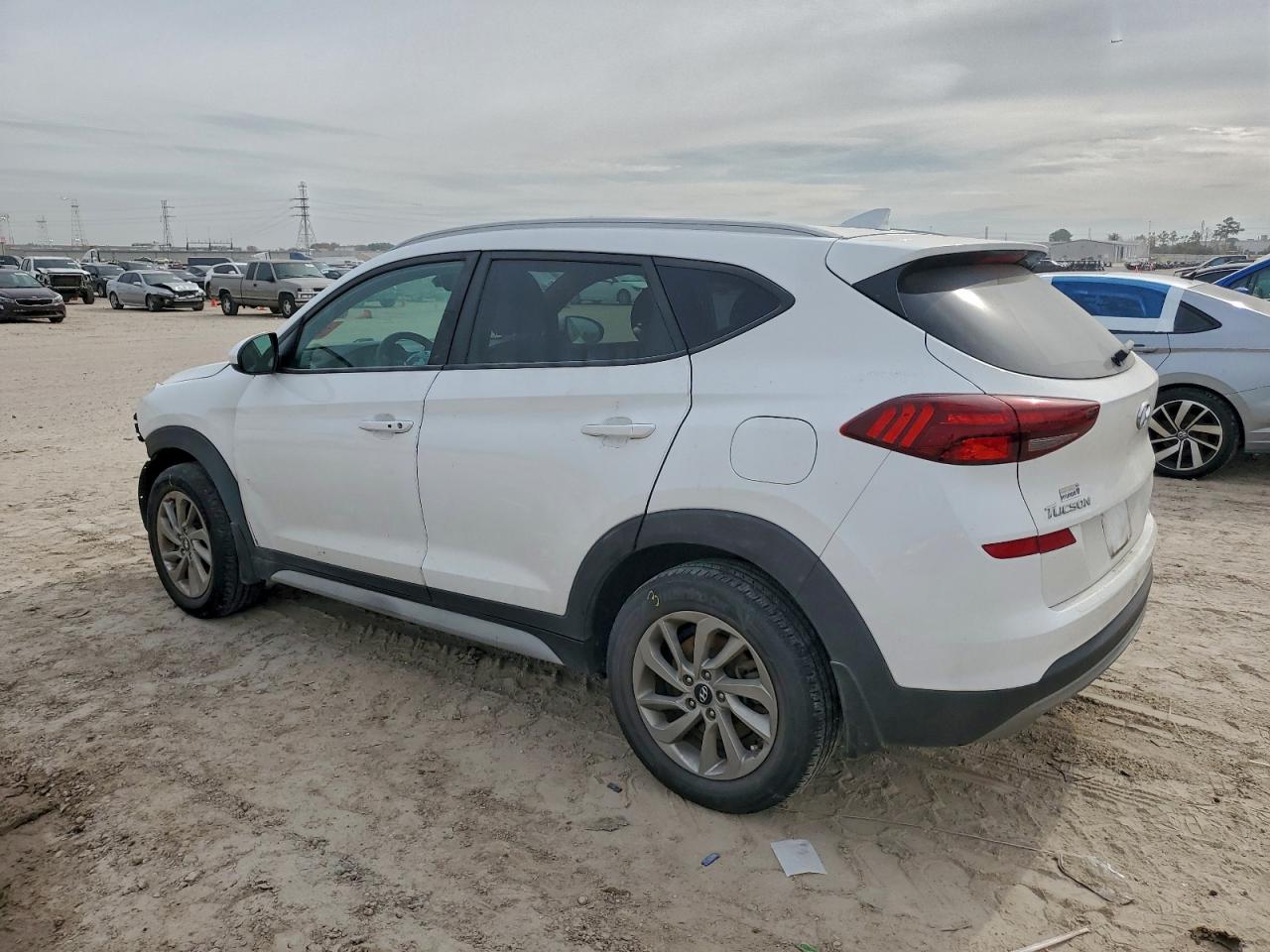 2019 HYUNDAI TUCSON photo 3