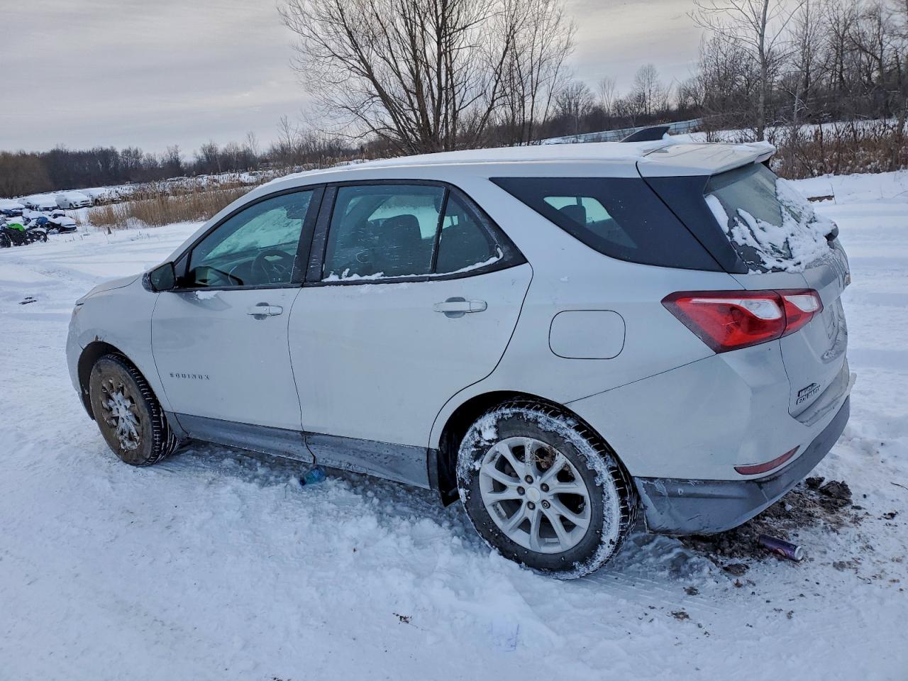 2020 CHEVROLET EQUINOX LS photo 2