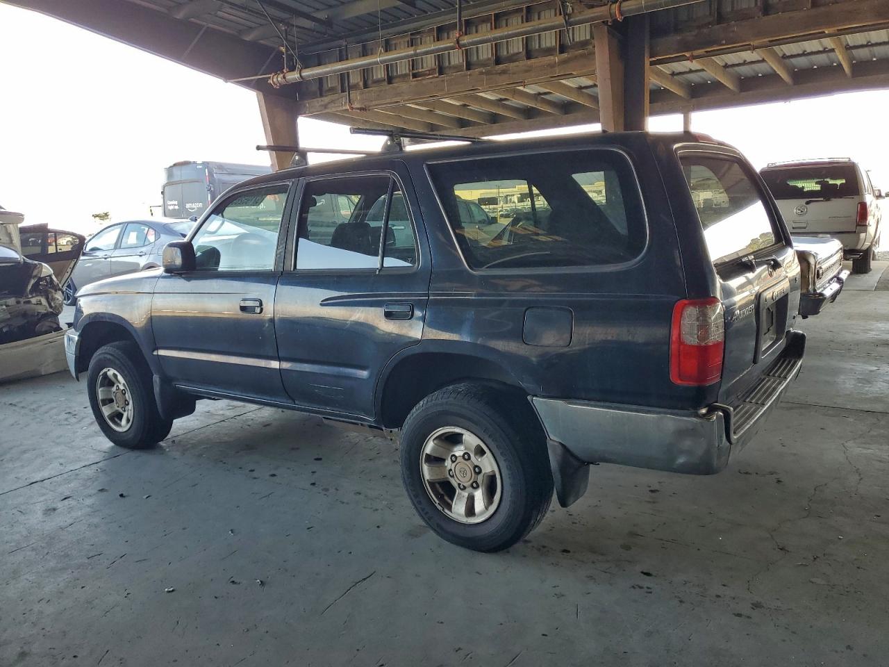 1999 TOYOTA 4RUNNER SR5 photo 2