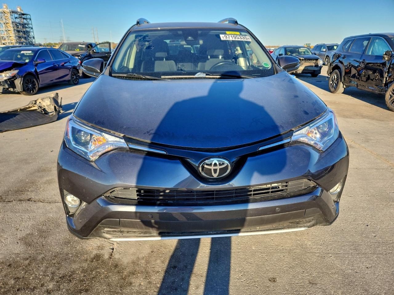 2016 TOYOTA RAV4 XLE photo 5