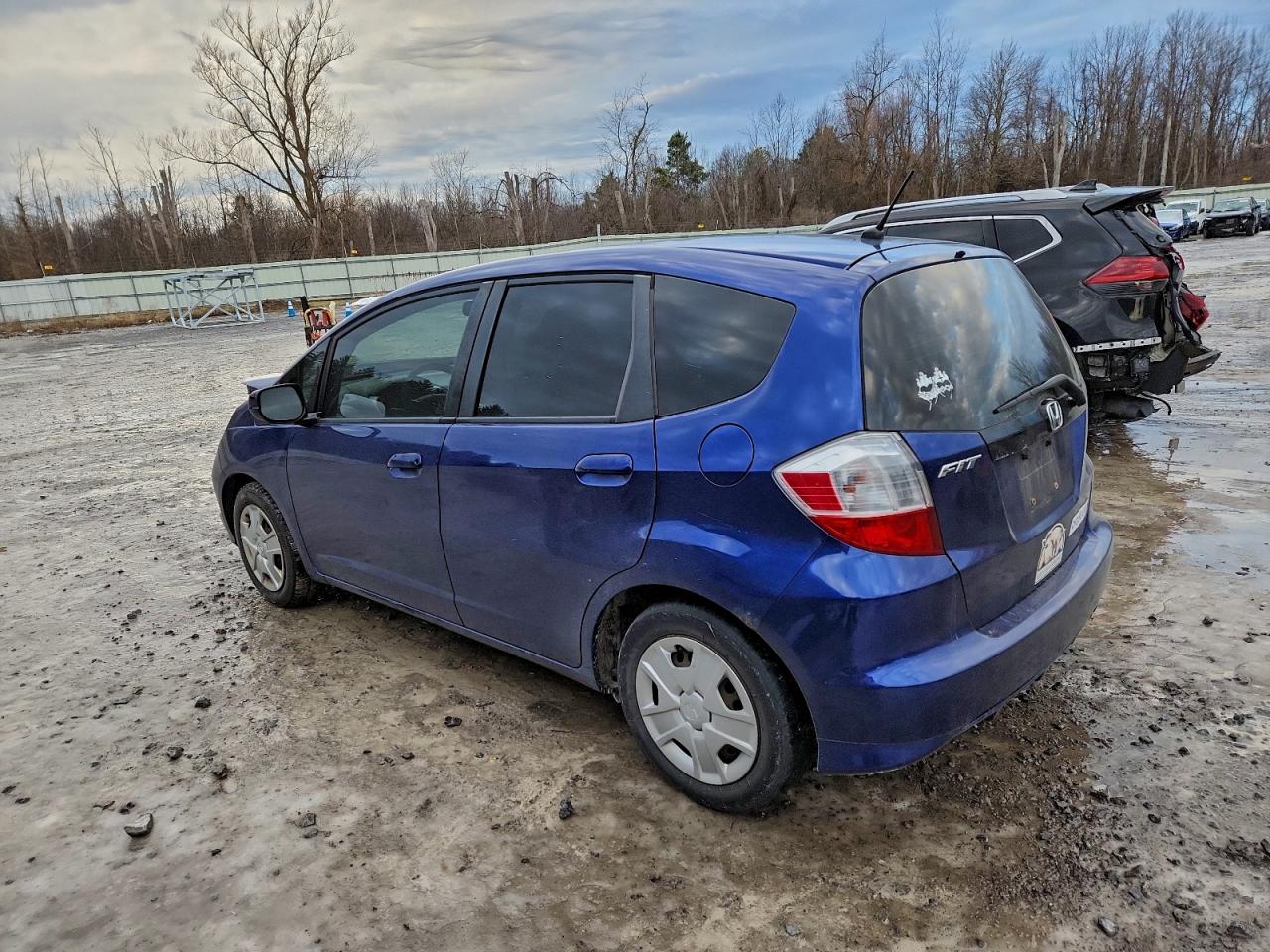 2013 HONDA FIT photo 2