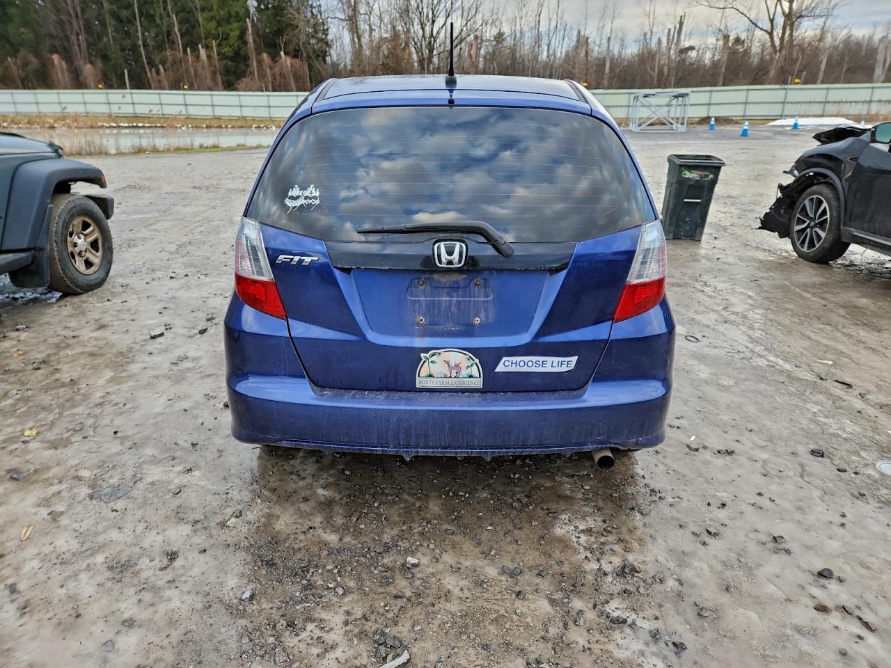 2013 HONDA FIT photo 6
