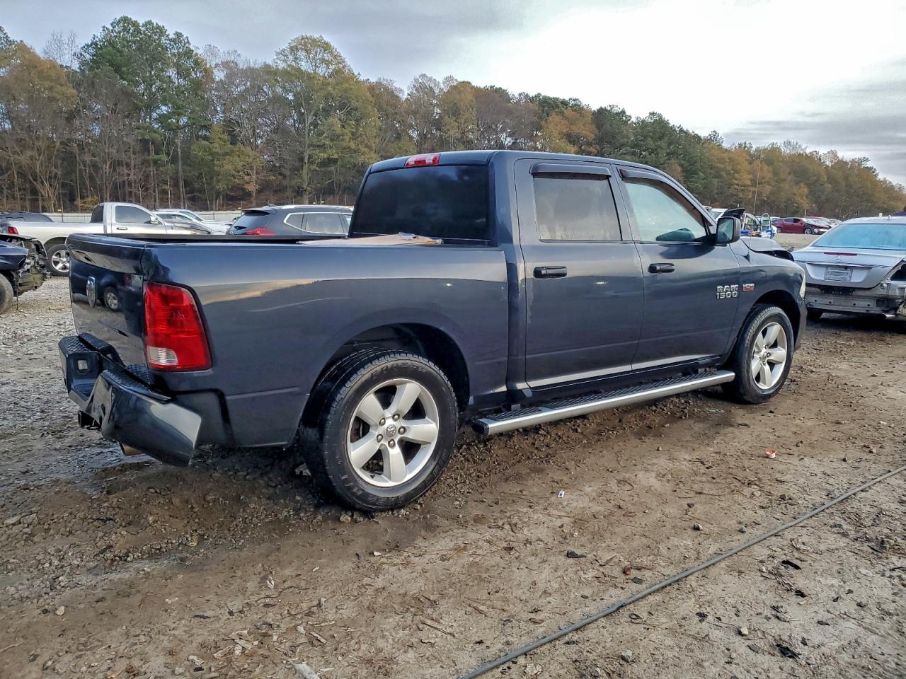 2013 RAM 1500 ST photo 3