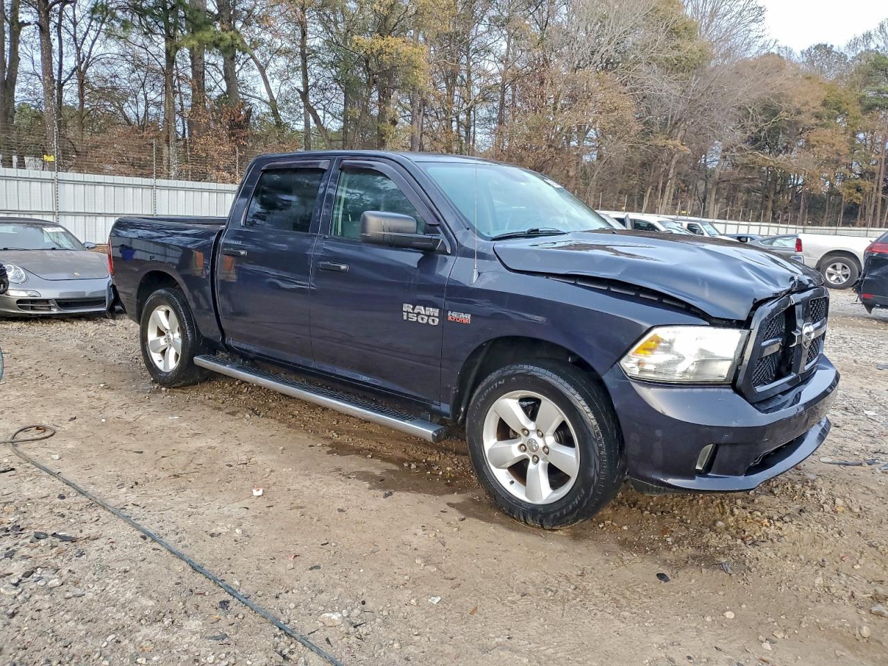 2013 RAM 1500 ST photo 4