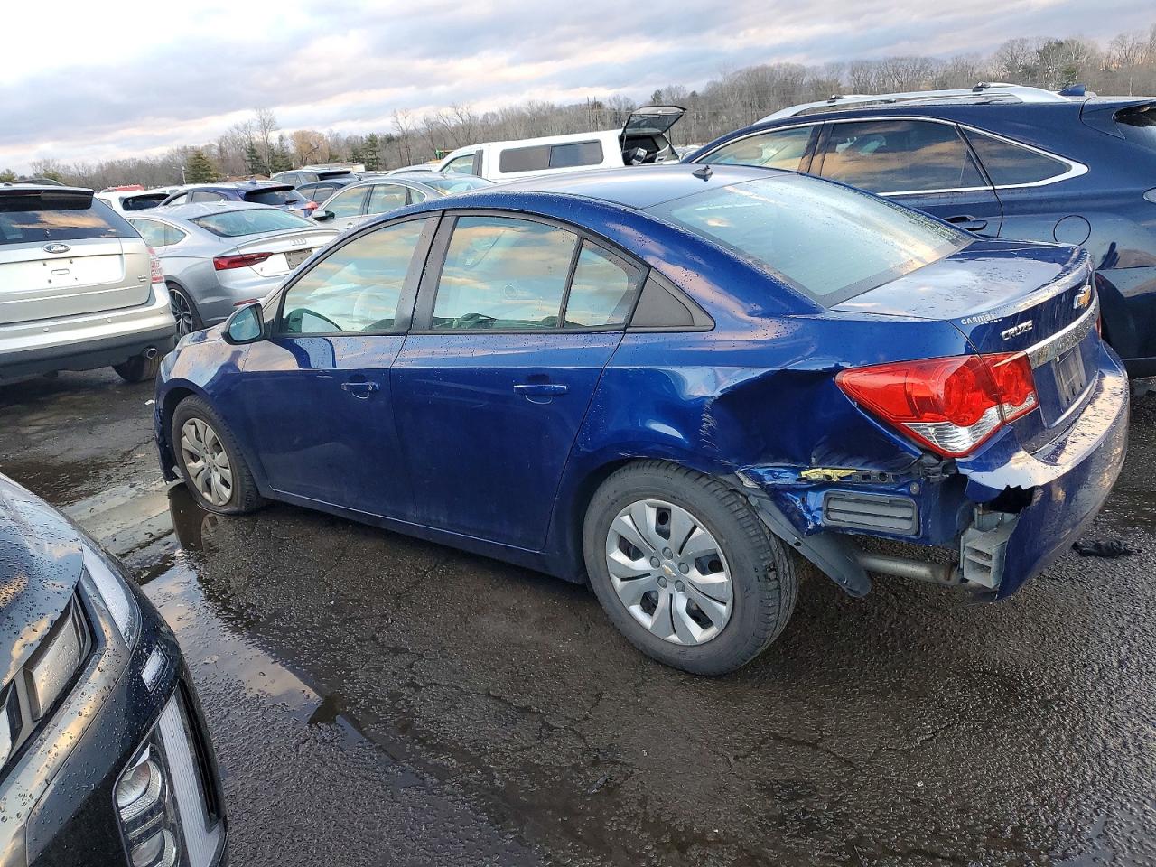 2013 CHEVROLET CRUZE LS photo 3