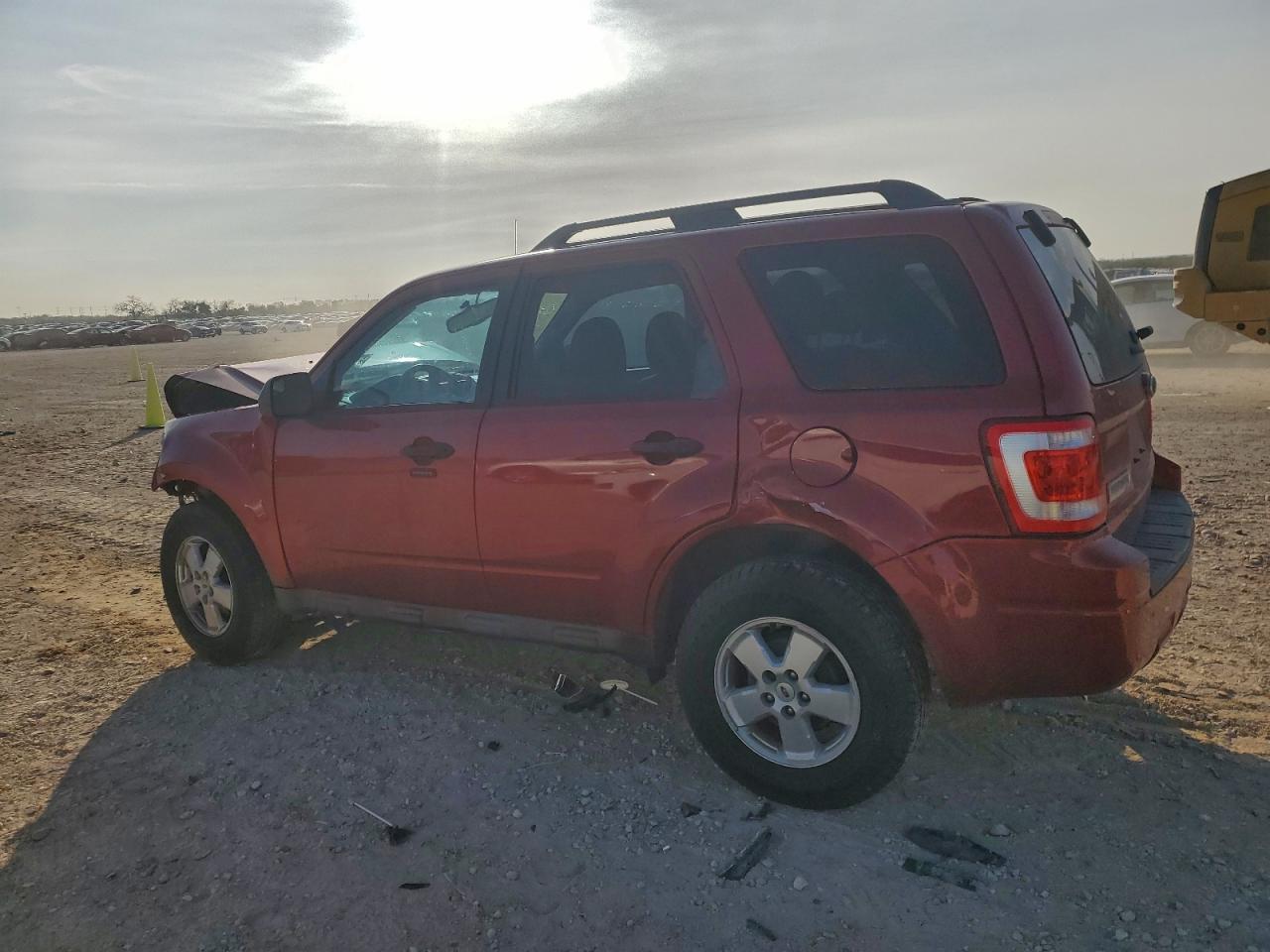 2012 FORD ESCAPE XLT photo 2