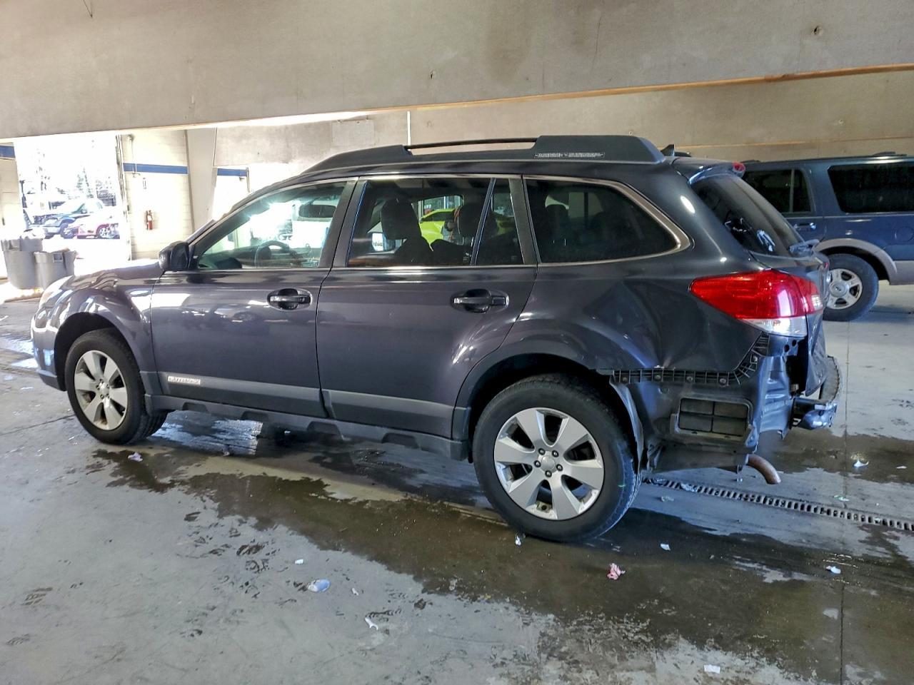 2011 SUBARU OUTBACK photo 2