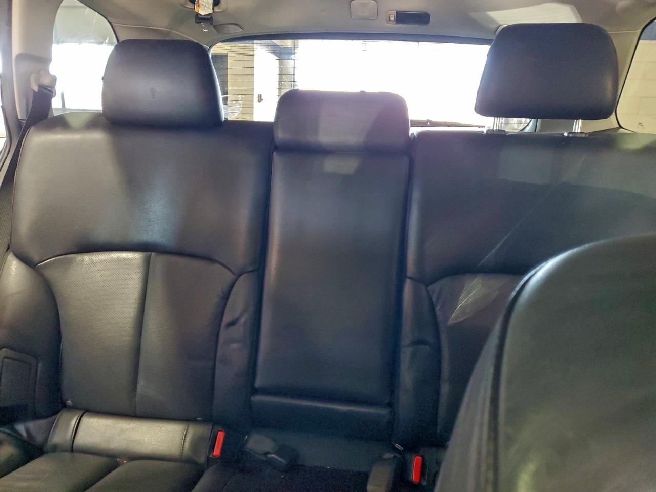 2011 SUBARU OUTBACK photo 10