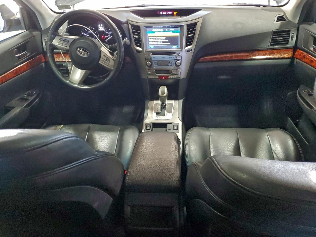 2011 SUBARU OUTBACK photo 8