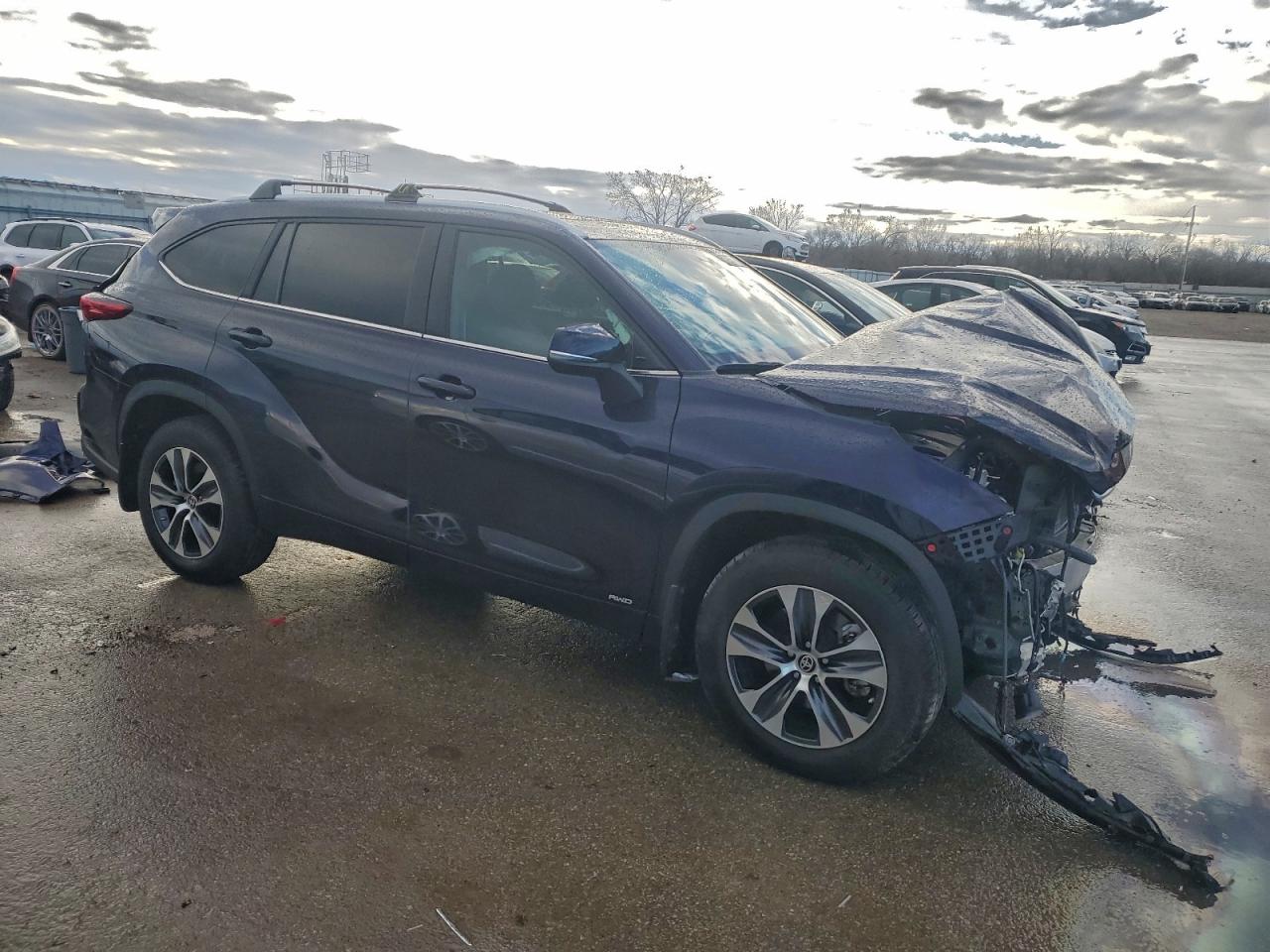 2023 TOYOTA HIGHLANDER photo 4