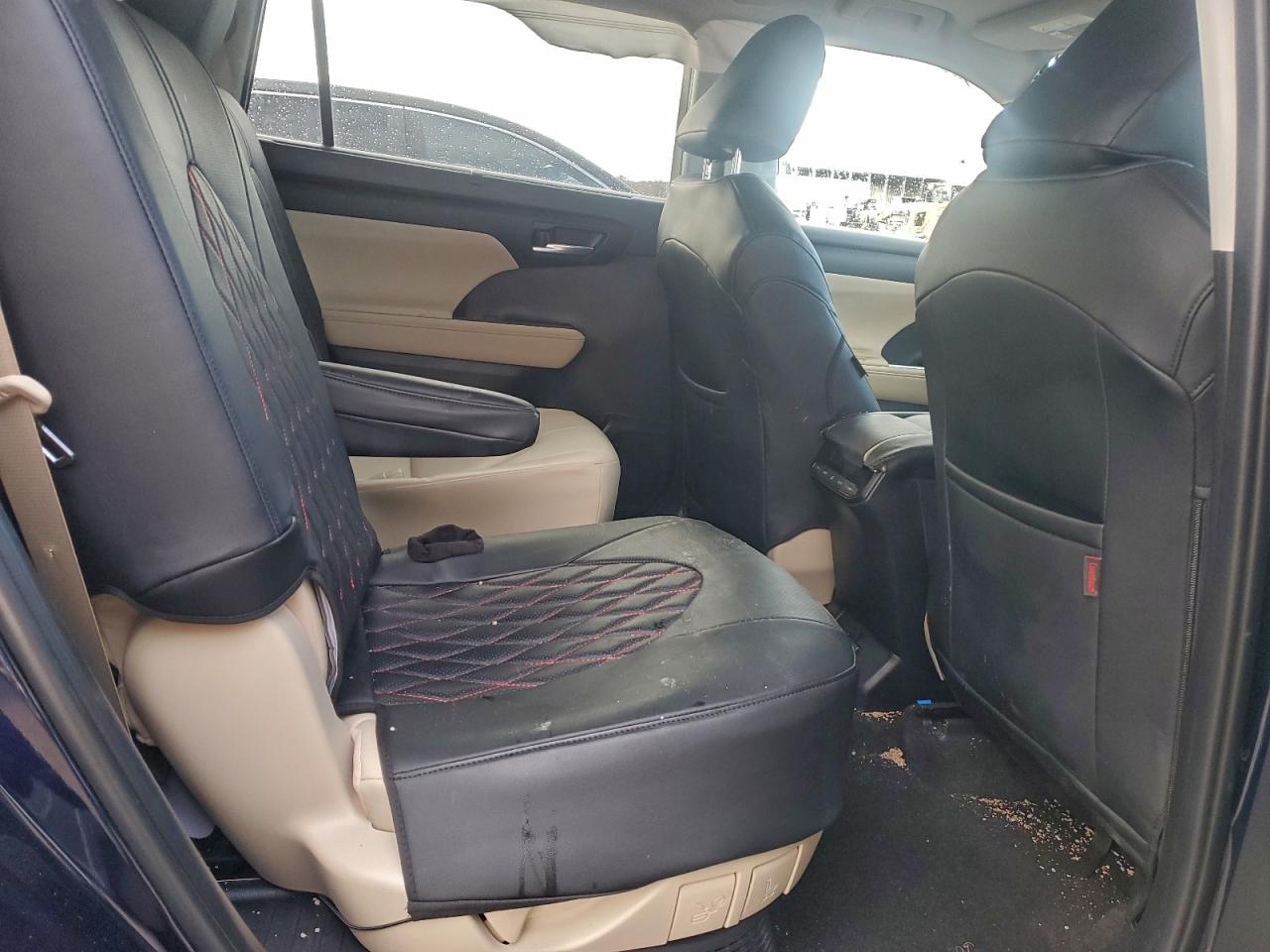 2023 TOYOTA HIGHLANDER photo 11