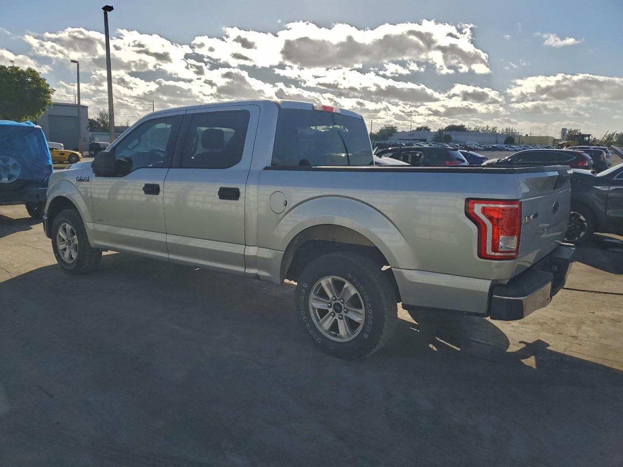 2015 FORD F150 SUPERCREW photo 2