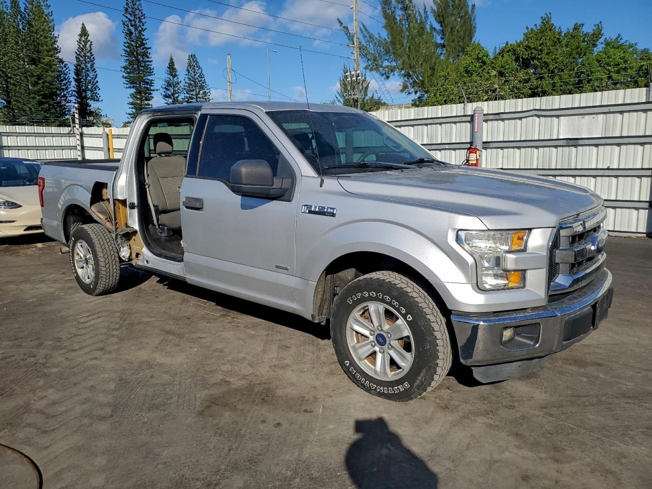 2015 FORD F150 SUPERCREW photo 4