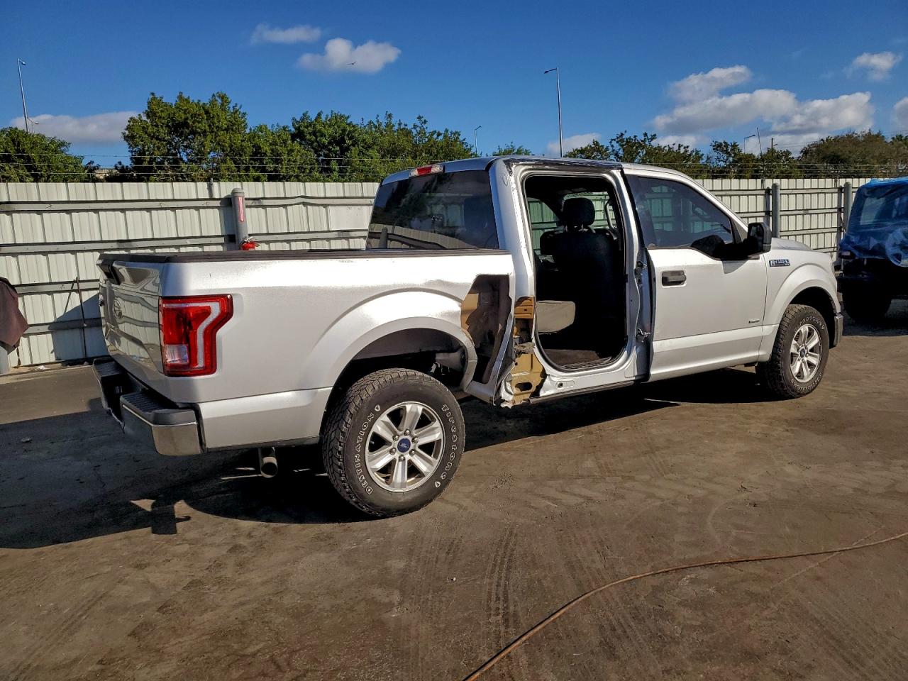 2015 FORD F150 SUPERCREW photo 3