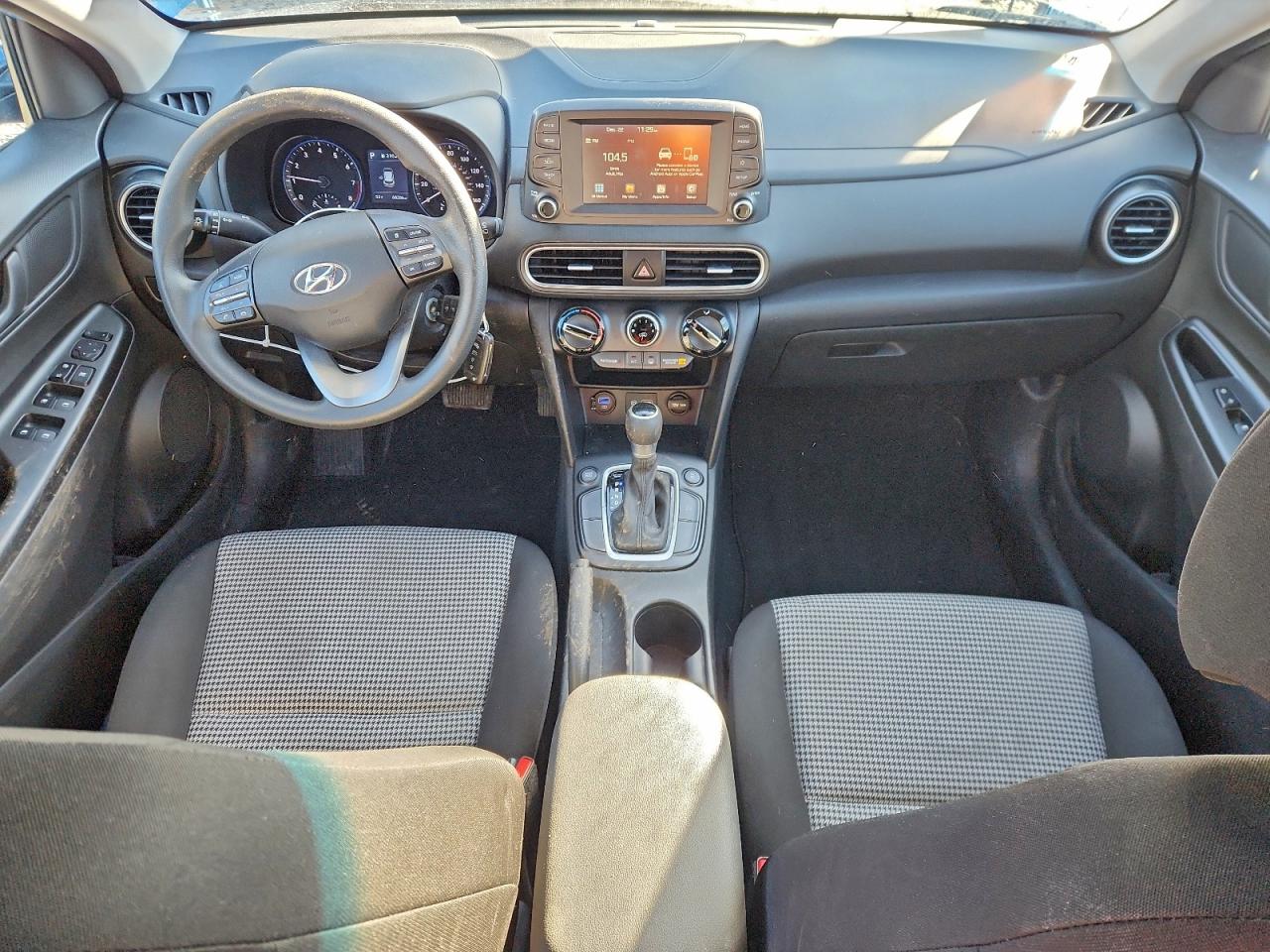 2020 HYUNDAI KONA SE photo 8