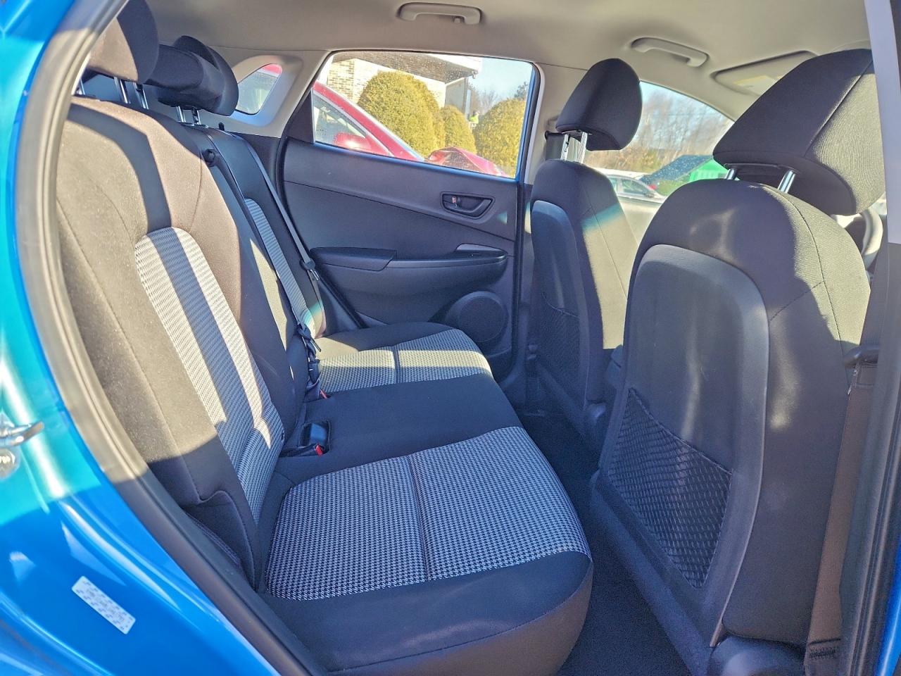2020 HYUNDAI KONA SE photo 10