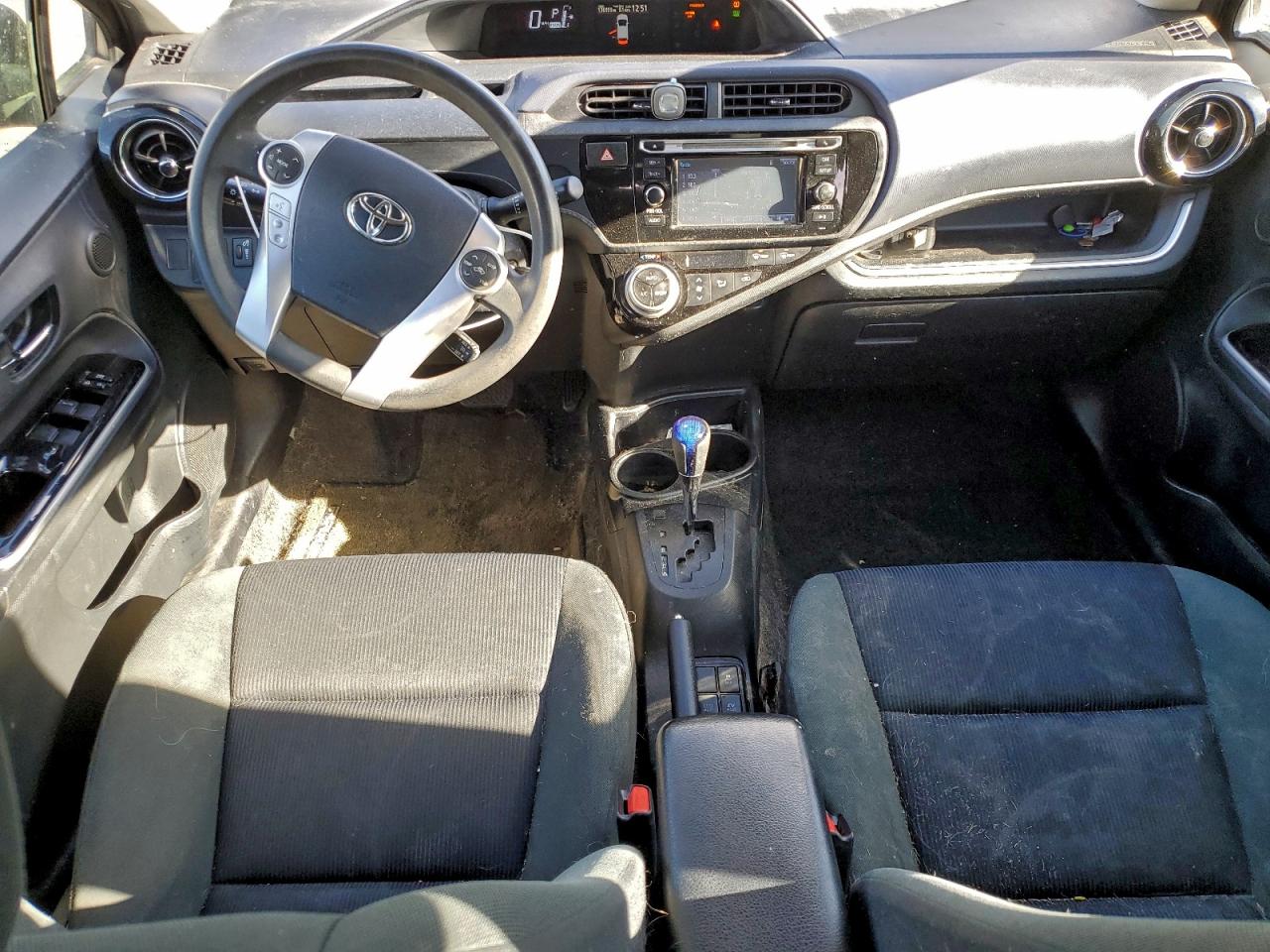 2015 TOYOTA PRIUS C photo 8