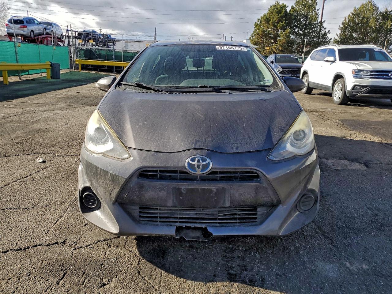 2015 TOYOTA PRIUS C photo 5