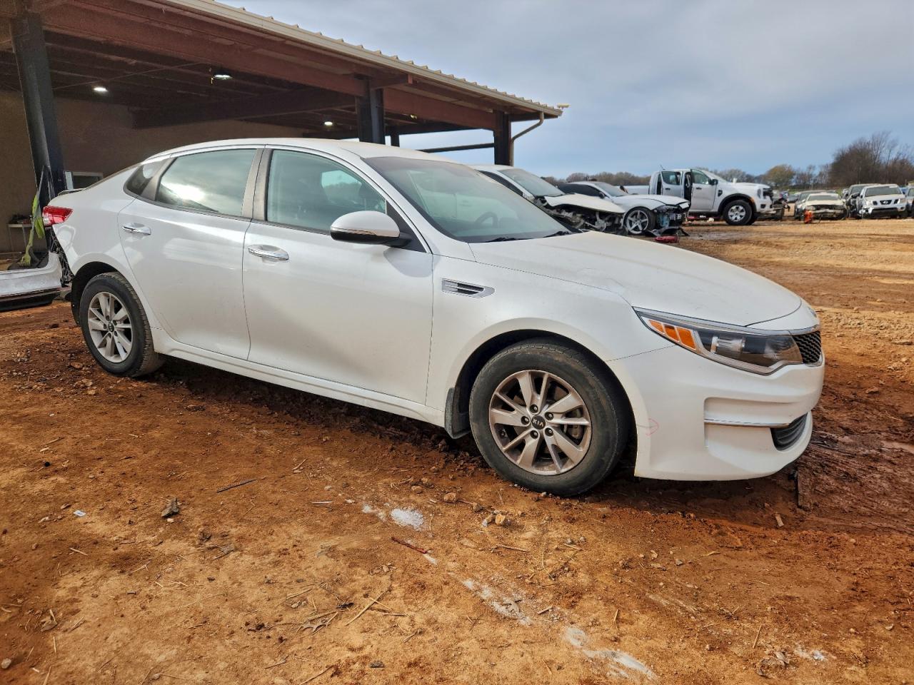 2017 KIA OPTIMA LX photo 4