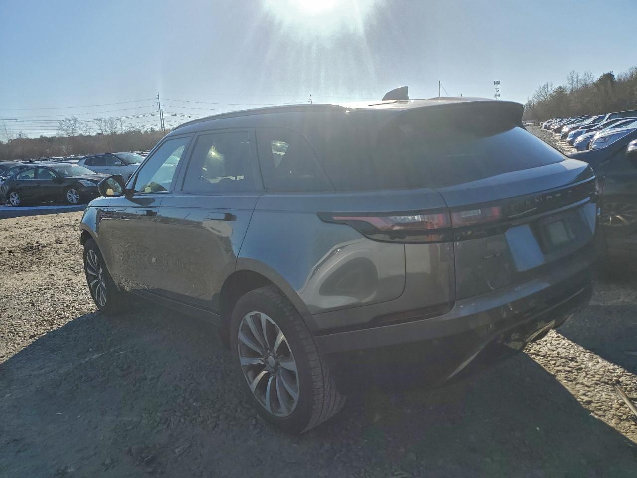 2018 LAND ROVER RANGE ROVER VELAR R-DYNAMIC SE photo 2