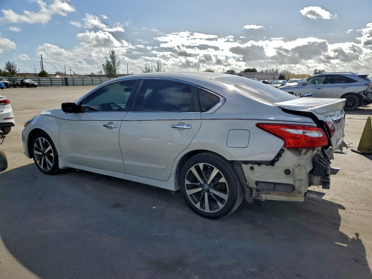 2017 NISSAN ALTIMA 2.5 photo 2