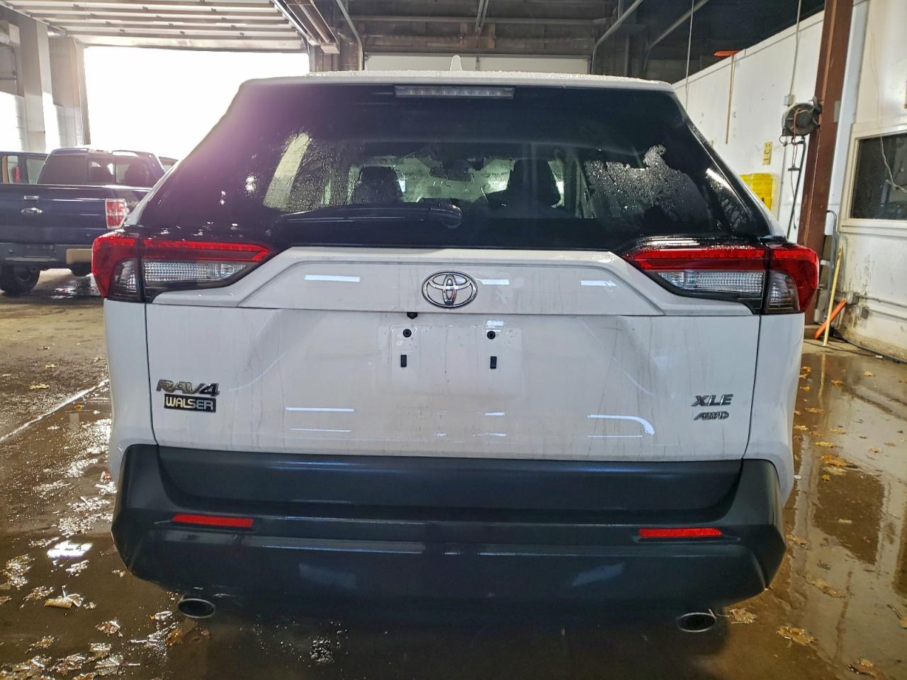 2025 TOYOTA RAV4 XLE photo 6