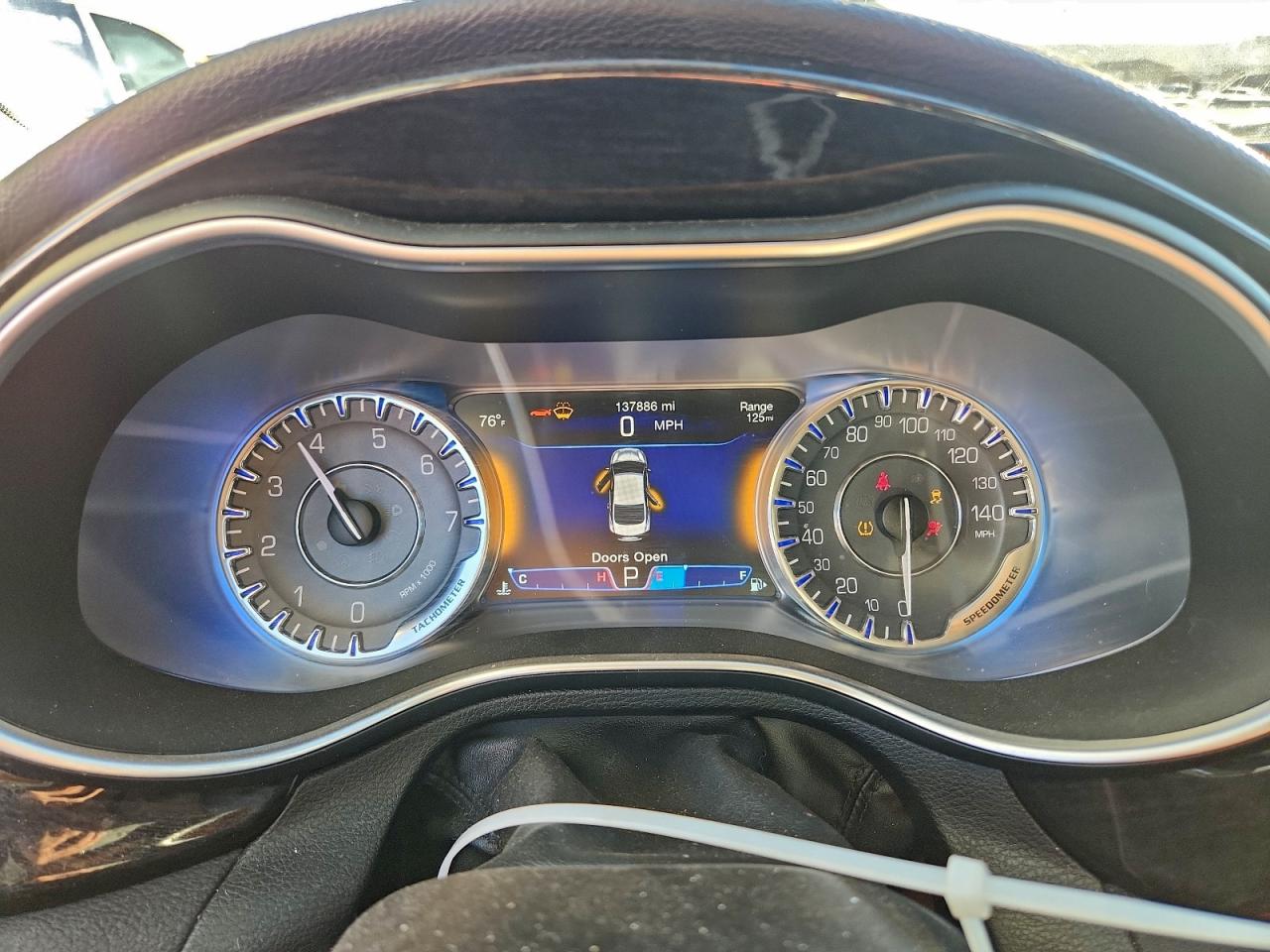 2015 CHRYSLER 200 C photo 9