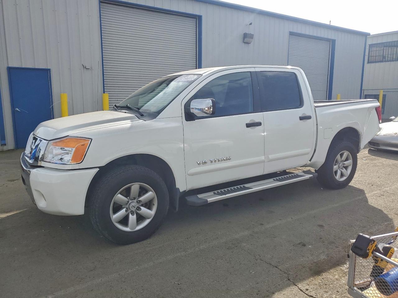 2010 NISSAN TITAN